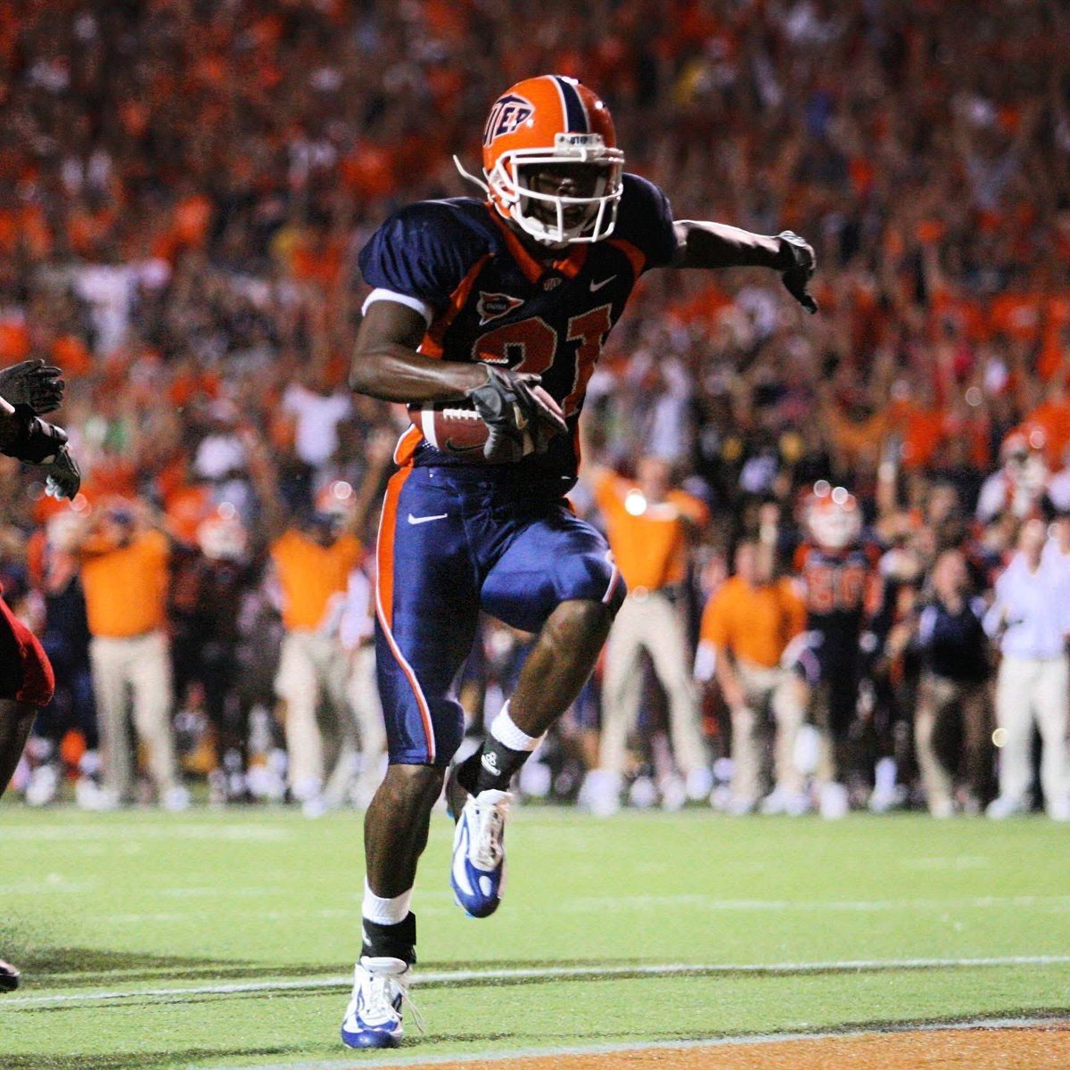 theUTEPnews's tweet image. Life before the Transfer Portal. UTEP legend Johnnie Lee Higgins starred for the Miners from 2003–06, finishing as the program’s all-time leader in receptions, yards &amp;amp; TDs. Drafted in the 3rd round in 2007, he went on to play 7 seasons in the NFL.