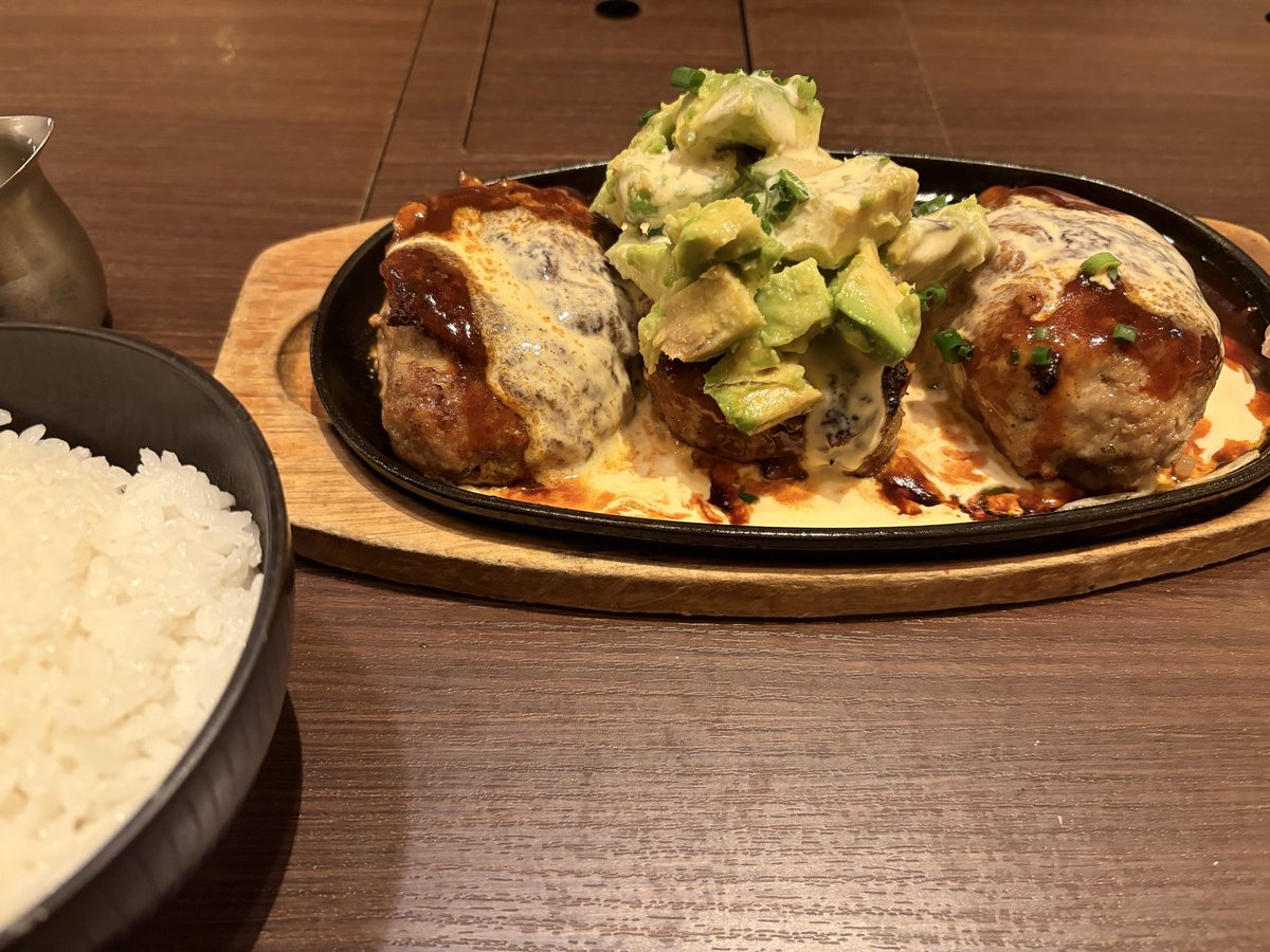 Rindaso32's tweet photo. #新宿グルメ #ハンバーグ

 #和牛ホルモンWAIGAYA https://t.co/jHqZ1tEfSn