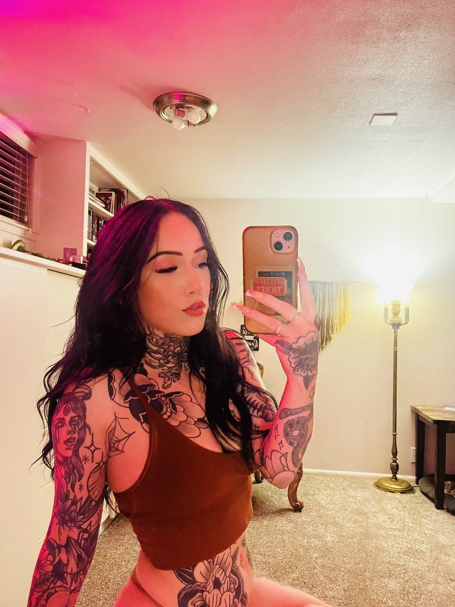 becca 🍒 tweet media