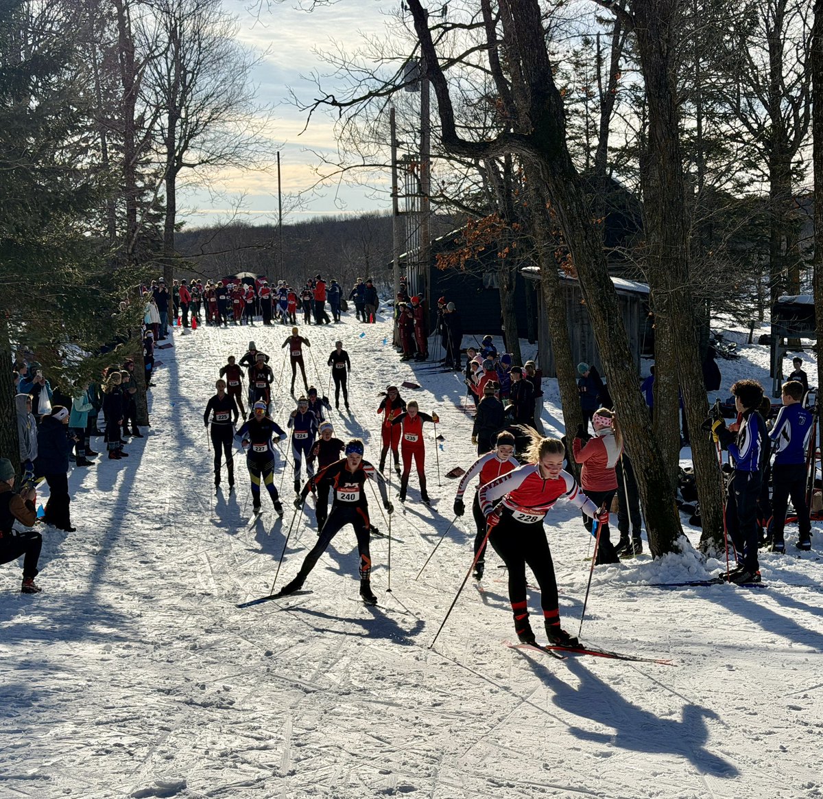 A balmy but great day hosting the 29th DL Invitational Nordic Ski Meet. Over 400 skiers!

Varsity results: webscorer.com/teamresult?rac…

JV/JRHigh Results: webscorer.com/race?raceid=41…

<a href="/NickLSports/">Nick L. Sports</a>