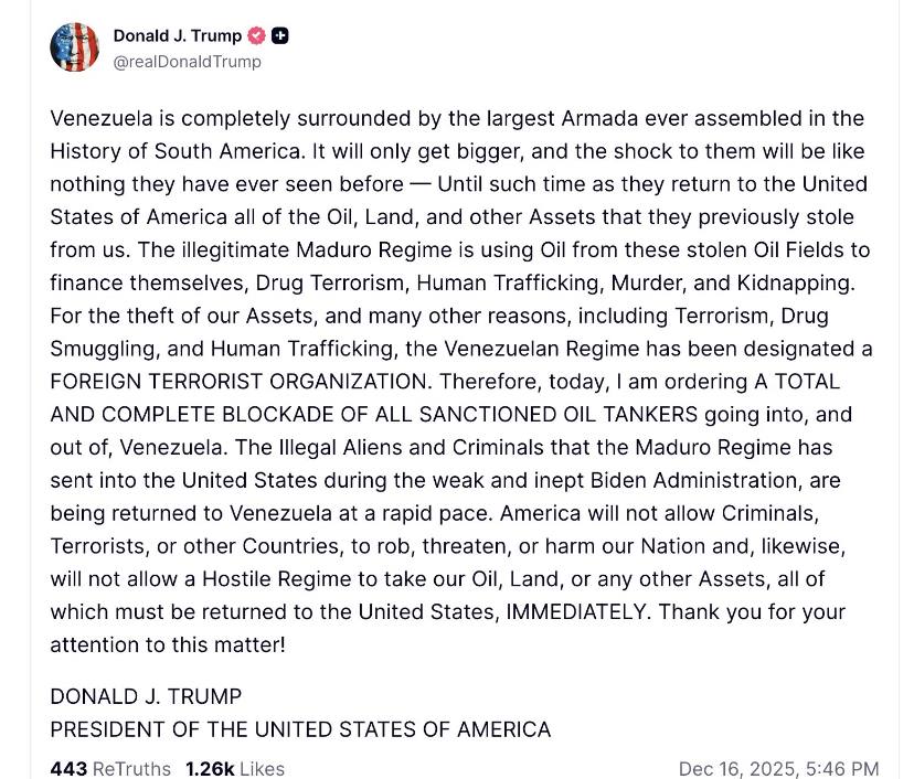 Трамп оголосив введення морської блокади Венесуели для підсанкційних нафтових танкерів.

"Сьогодні я наказую ввести тотальну і повну блокаду всіх що потрапили під санкції нафтових танкерів, які прямують до Венесуели і з Венесуели" 

Америка не дозволить злочинцям, терористам або