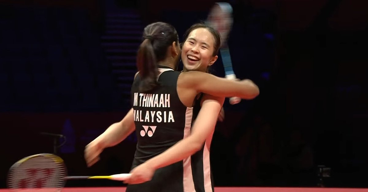 theone_xyz's tweet photo. • Group A •
Pearthin (R1 ✅ R2. R3.)

Pearly Tan/Thinaah Muralitharan 🇲🇾 won against Jia Yi Fan/Zhang Shu Xian 🇨🇳

21-17
21-11

A total control at the second game 🔥 Such a clever gameplay. Keep it coming, Pearthin 🍀

#BWFWorldTourFinals2025 #WTF2025 https://t.co/GetyY4rkO3