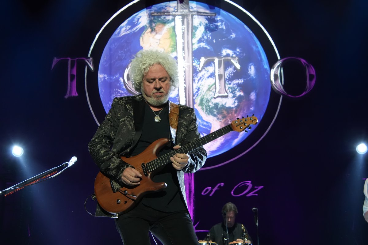 Toto arrancó su gira por México con un concierto en el Palacio de los Deportes, dentro de una agenda que incluye shows en otras ciudades del país.

📸 José Jorge Carreón