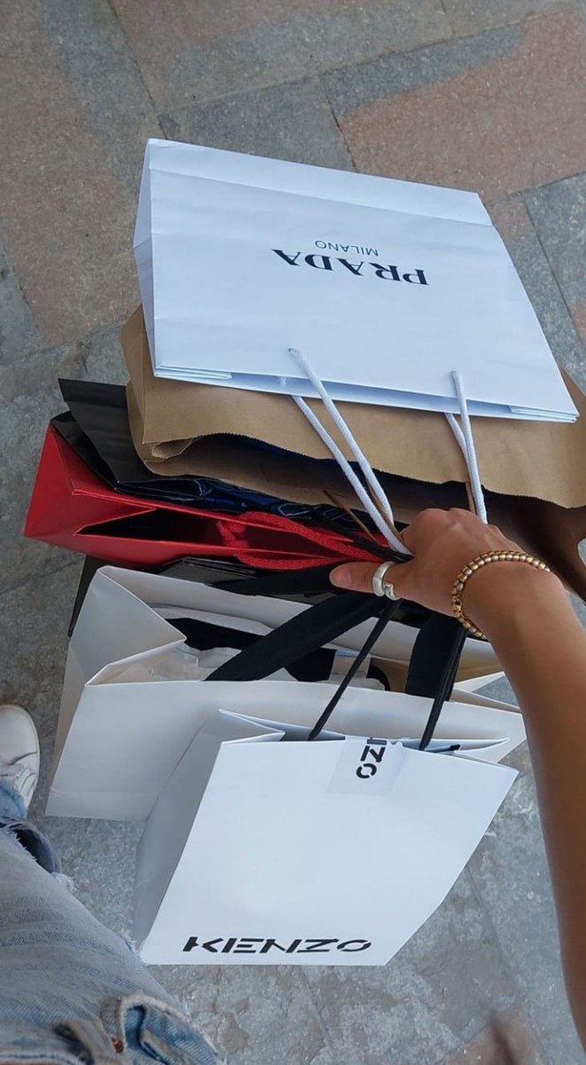 _artharbor's tweet image. A bargain is something you can't use at a price you can't resist ☺️