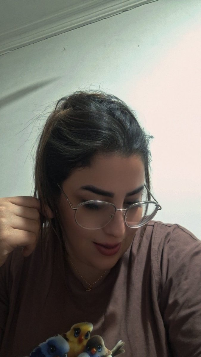 ۱۱ شب سر رو بالشت میذاریم
۳ شب خوابمون میبره
حقمون نبود تو این سن اینقدر فکر داشته باشیم...