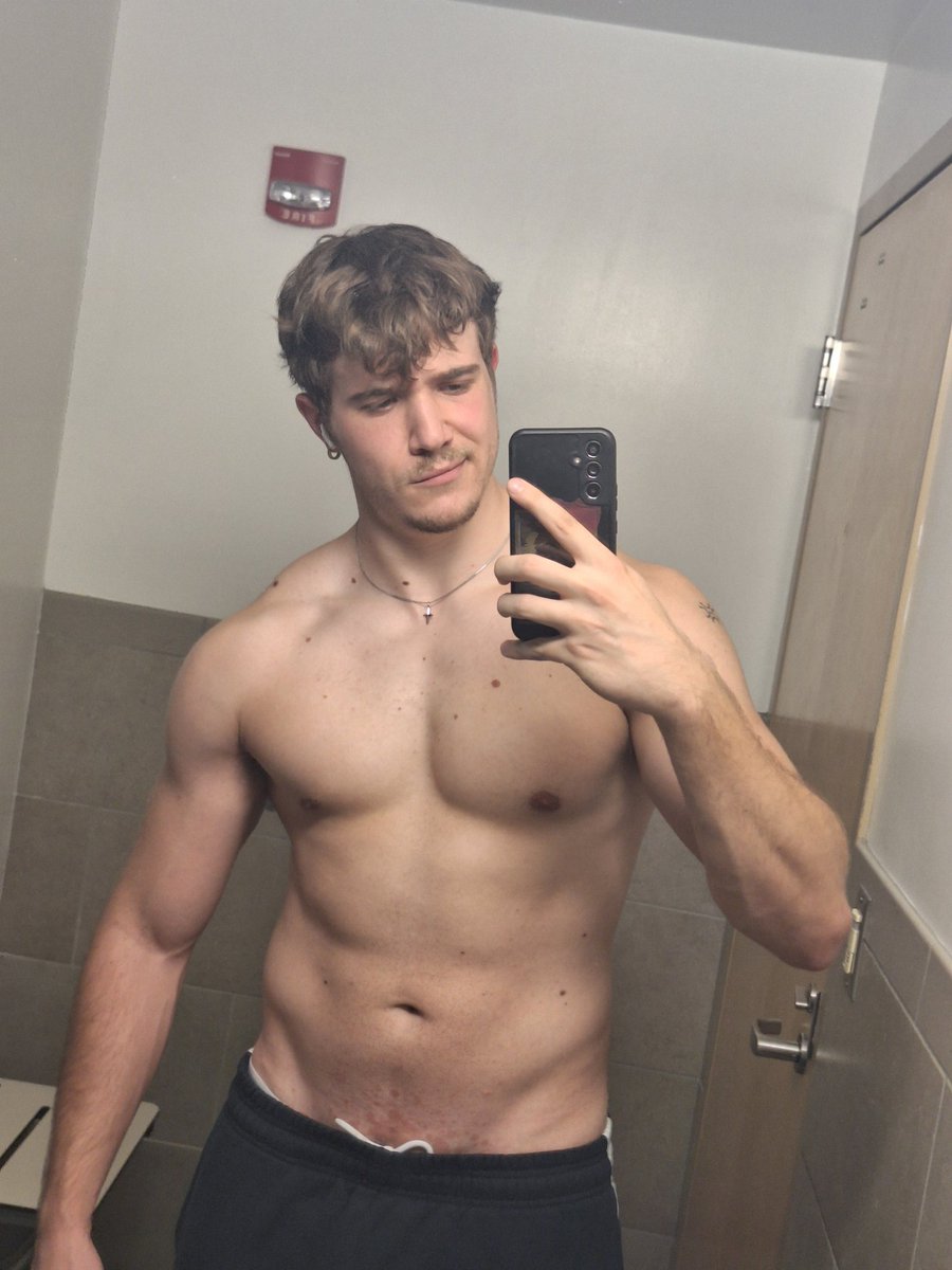 battling himbo allegations tweet media