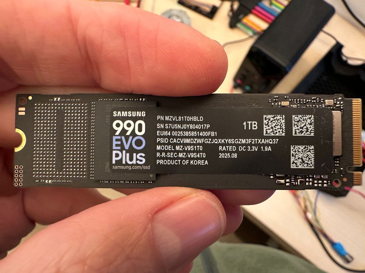 killuunny323's tweet photo. 1TB… for the robot. https://t.co/AAlEuMMguv