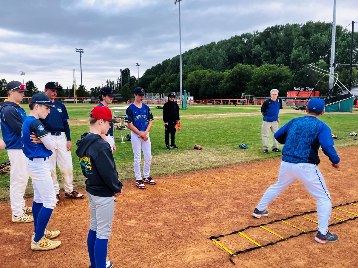 JPEmbassyAU's tweet image. 🇯🇵’s premier baseball club @ydb_yokohama visited #Canberra! Embassy staff joined the fun with students at Ainslie School &amp;amp; a clinic for local kids at EPC Solar Ballpark. Fantastic to see #baseball bringing🇯🇵🇦🇺together on the #sports field!⚾️ #BringBackCavalry @CanberraCavalry