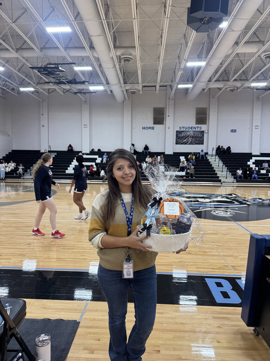 ladybuchoops's tweet photo. Teacher Appreciation Night! Thank you for the support and for making such a positive impact on our girls! Let’s go Lady Bucs! https://t.co/xZpqIMNocQ
