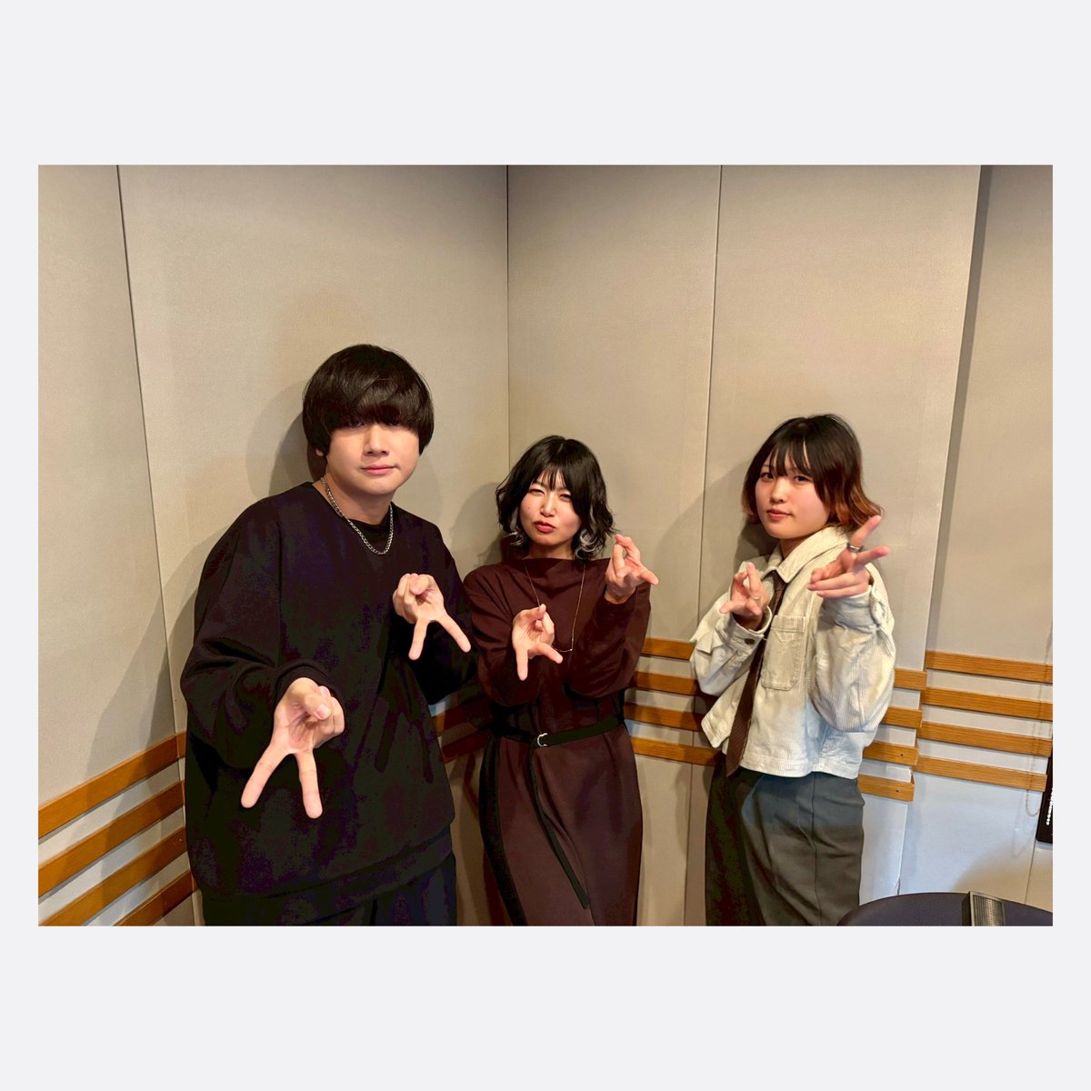 昨日は京都a-station 生出演

Alucaella.からは先日リリースした
「Arche」と「泡沫」をオンエアして頂きました！

緊張し過ぎてしまいました...笑

【ダウンロード】4th Single / Arche（アルシェ）
linkco.re/T13rDb88?lang=…