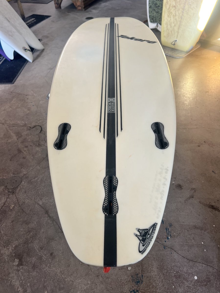 USEDボード！トコロサーフボードEPSブラックストリンガーフォーム使用