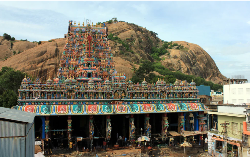 FirstDraft_mag's tweet image. FIRST DRAFT | News Analysis

Crisis Brewing in ‘Ayodhya of South’

The Sangh Parivar activists call it the ‘Ayodhya of South’. But for ages, it has been known as Thiruparankundram, less than 10 km from Madurai in Tamil Nadu. The place derives its name from Lord Murugan – thiru