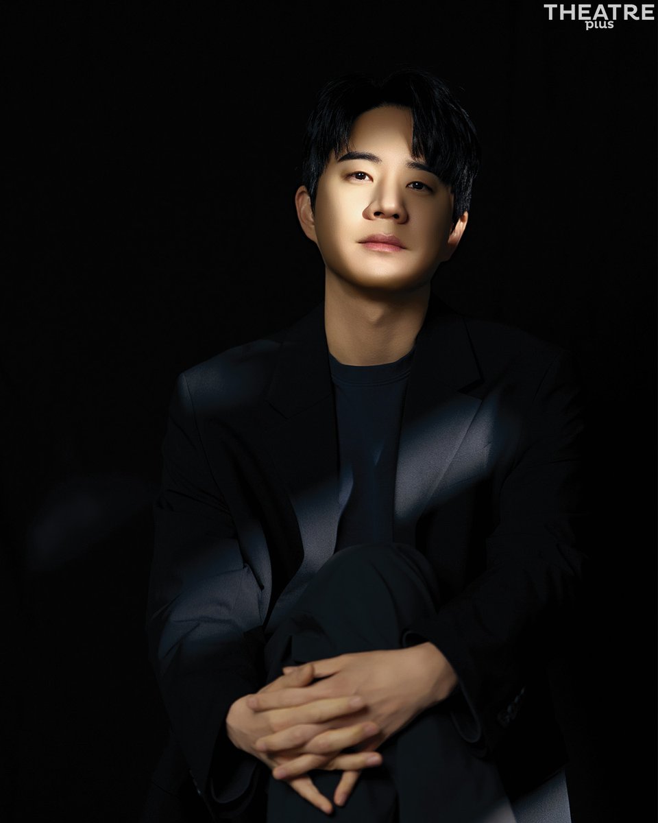 [인터뷰🎙] 12월호는 배우 문태유를 만났습니다. 그는 7년 만에 무대에 오르는 연극 <벙커 트릴로지>에 함께합니다. 무대와 객석의 경계를 허물고, 3개의 연작으로 구성된 독특한 이 작품! 문태유가 말하는 트릴로지 시리즈에 대해 들어보시죠.
-
📲blog.naver.com/theatreplus/22…