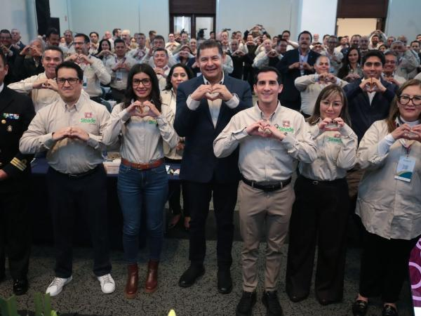 VirtualNotMX's tweet image. 📚 EDUCACIÓN |  Con cumbre deportiva SINADE, cierra con broche de oro año de exitosa alianza CONADE-Puebla dlvr.it/TPsFlg 🔗 #Deporte #SINADE #CONADE #Puebla #EventosInternacionales