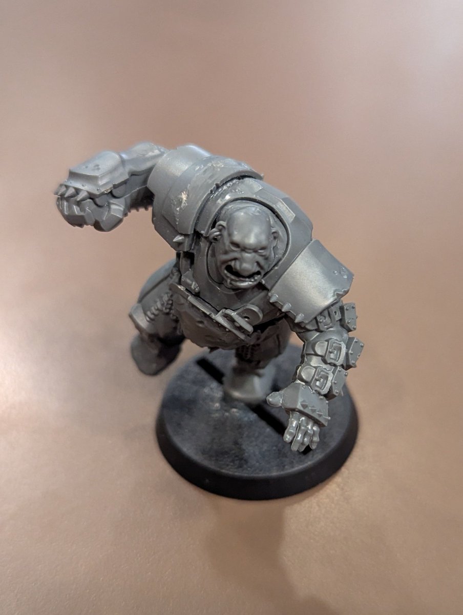 ウォーハンマーのミニチュアも入荷です！ 画像1枚目は未開封となって