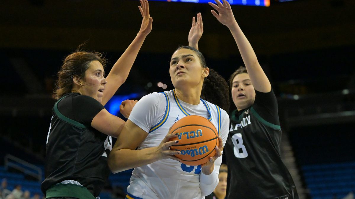 GALLERY: Best flicks from the Bruins 115-28 win over Cal Poly uclawire.usatoday.com/picture-galler…