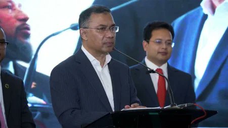 Miraz8395's tweet photo. Tarique Rahman’s return on Dec 25 is the official start of the BNP’s election engine. 
His physical presence in Dhaka after 17 years shifts the BNP from "virtual leadership" to active, on-the-ground campaigning.  The party’s grassroots have been waiting for it ahead of the polls https://t.co/hi2e2pgjvI