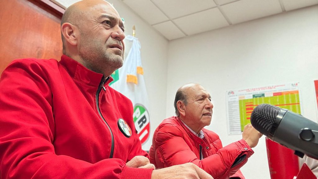 🔴 Este martes por la noche arrancamos con una gran reunión en la Secretaría, encabezada por nuestro Srio. <a href="/rigofuentes/">RodRigo Fuentes Ávila</a> 💼
💪 Estamos más que listos para cerrar el año con fuerza y arrancar el siguiente con todo y sin miedo.
Aquí nadie se raja 🔥🔥