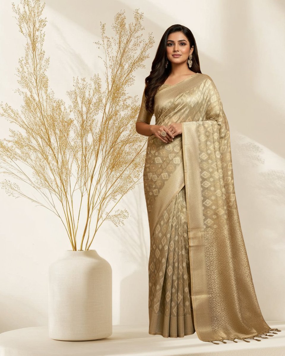 ishaanaethnics's tweet photo. Some sarees don’t announce themselves.
They simply belong.
Yamira - understated, elegant, thoughtfully curated.
Explore: https://t.co/QFcWQI0whH

#ishaanaethnics #indianethnicwear https://t.co/WcpmQRtKbK