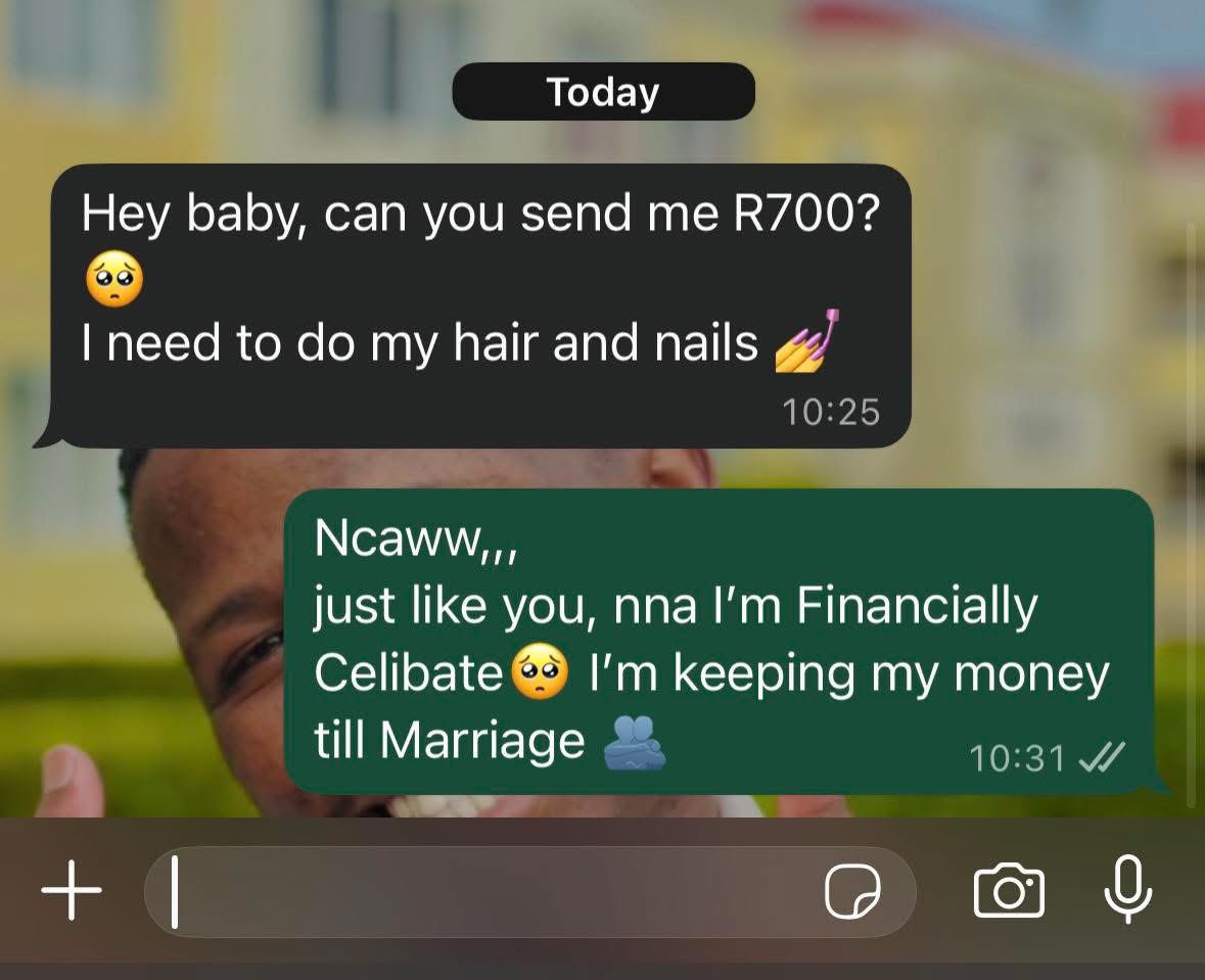 Moshe_Meso's tweet image. Financial Celibacy ???

Gents are upping the game 😂😂