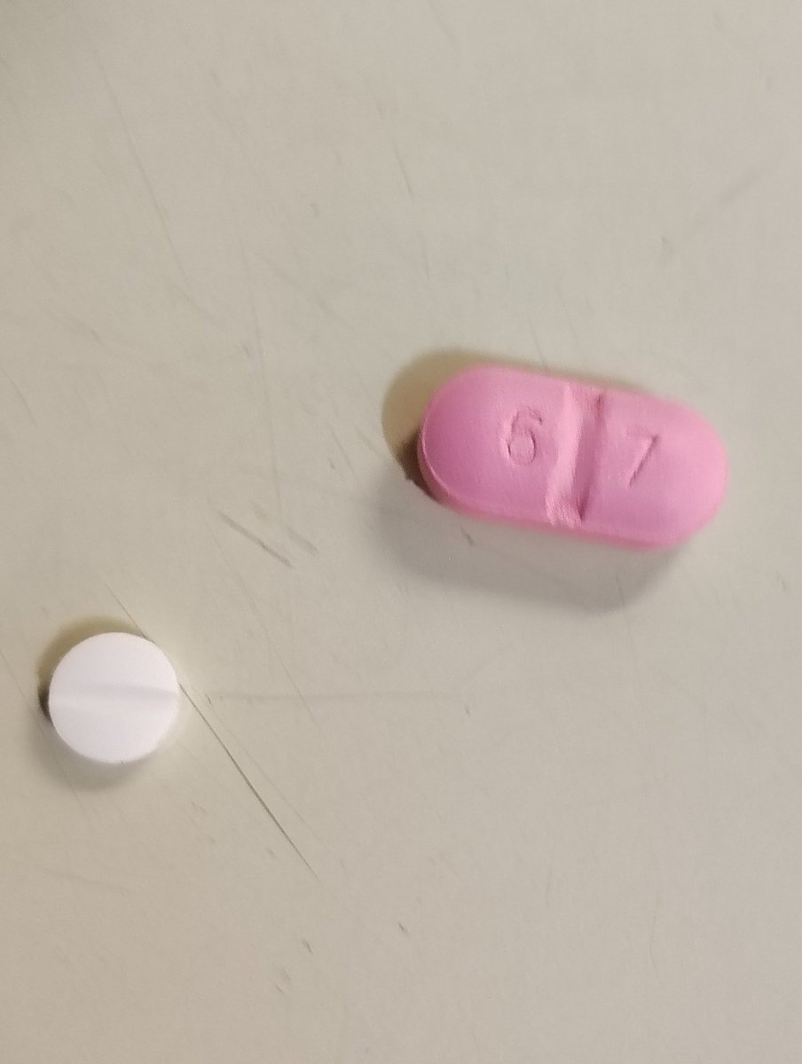 Ang3llyxl's tweet photo. My pill for my ear infection has 67 on it https://t.co/pzCjYAZB0y