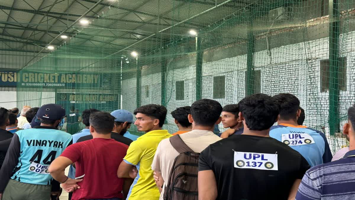 ETVBharatUK's tweet image. UPL में करोड़ों खर्च, सैयद मुश्ताक अली टी20 में फिसड्डी रही उत्तराखंड की टीम, अब IPL ऑक्शन पर नजरें @CricketCau @rekhaaryaoffice @pushkardhami @OfficeofDhami @BCCIdomestic 
#UTTARAKHANDCRICKETTEAMCAUUPL
#SYEDMUSHTAQALIT20 #CAU
खबर का लिंक etvbharat.com/hi/sports/utta…