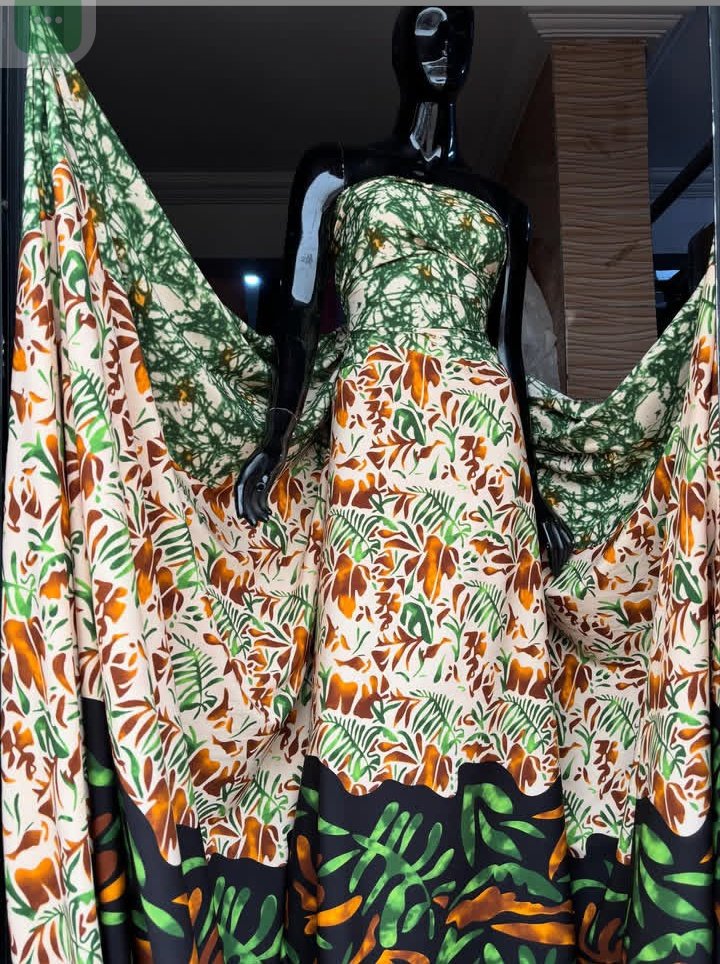 Muhee_bah's tweet image. Good day everyone 😊
I have gorgeous crepe materials for sale @ affordable prices 🥰
2k per yard, minimum of 3 yards. Your patronage will be highly appreciated.
Location is Egbeda, Lagos.