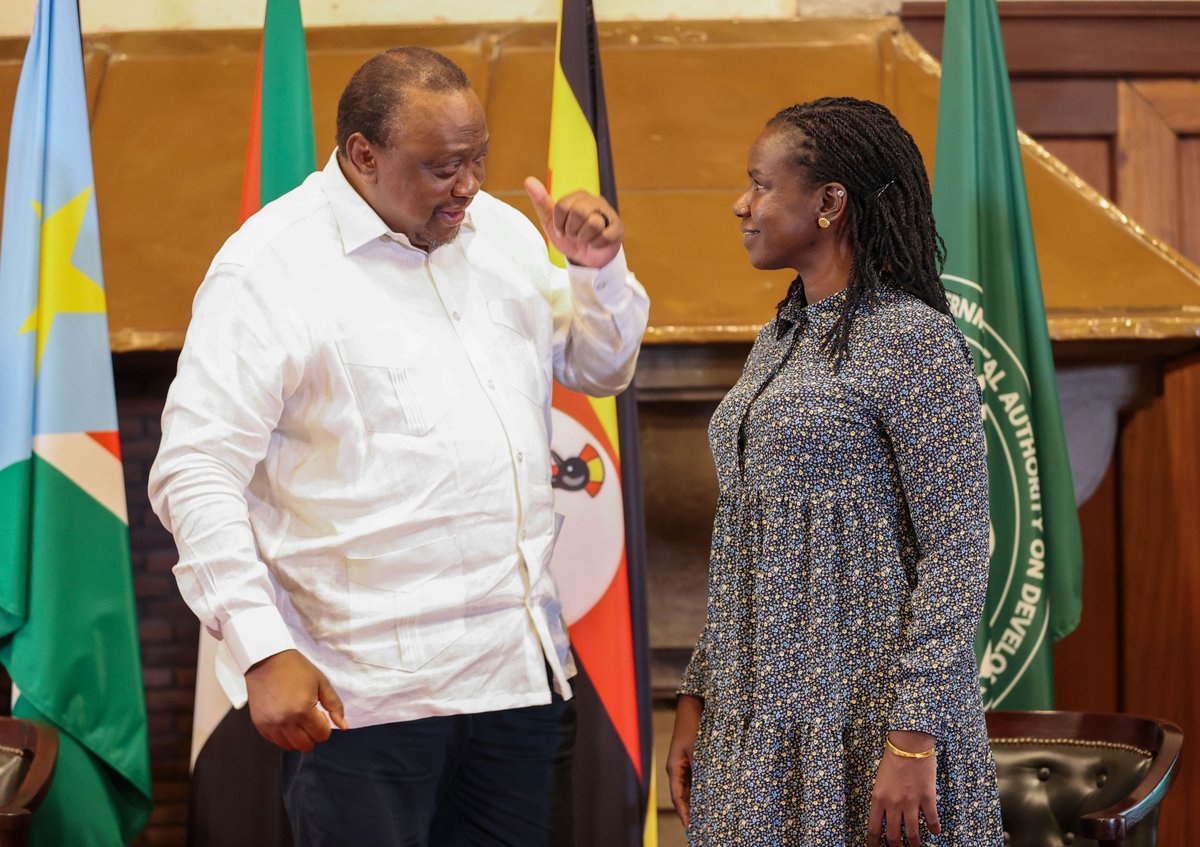 4thPresidentKE's tweet image. Seize the Moment, Kenyatta Urges Young Africans at IGAD Conference

NAIROBI: 17th December, 2025: Former President Uhuru Kenyatta has called on young Africans to seize leadership opportunities now, warning that those who wait for the future to hand them power risk missing their…