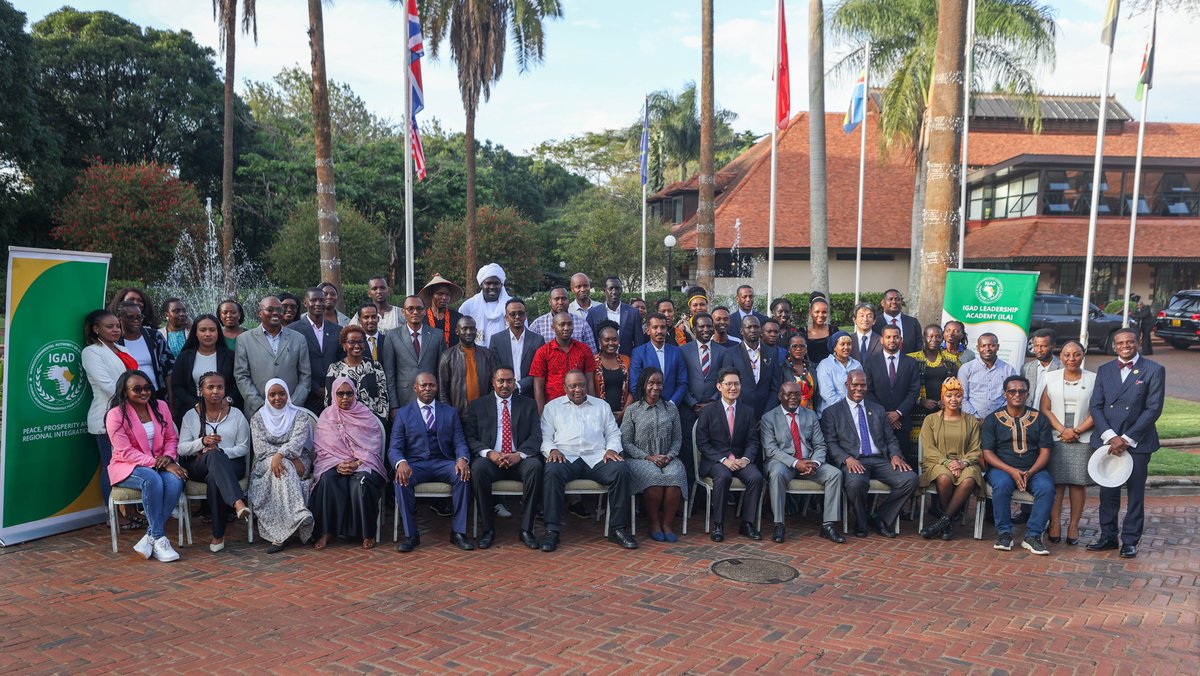 4thPresidentKE's tweet image. Seize the Moment, Kenyatta Urges Young Africans at IGAD Conference

NAIROBI: 17th December, 2025: Former President Uhuru Kenyatta has called on young Africans to seize leadership opportunities now, warning that those who wait for the future to hand them power risk missing their…