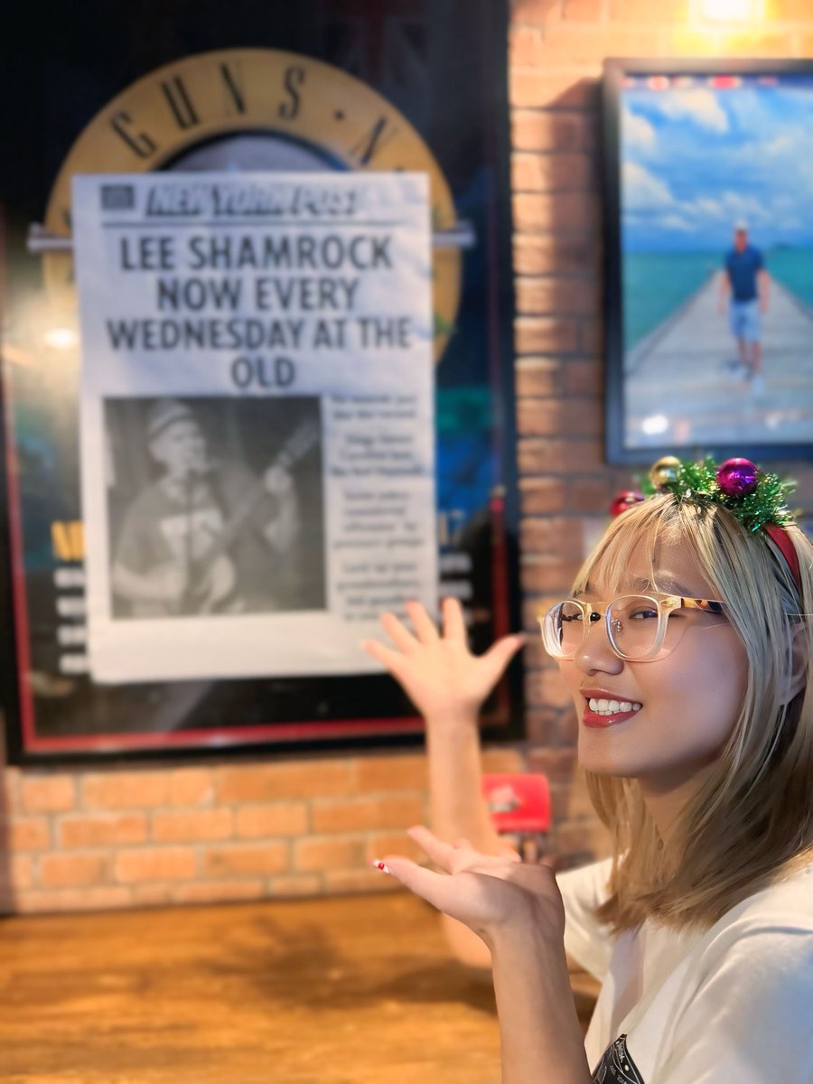 He has the face of an angel.

And a voice of a hells angel.

Lee Shamrock tonight at 8pm.