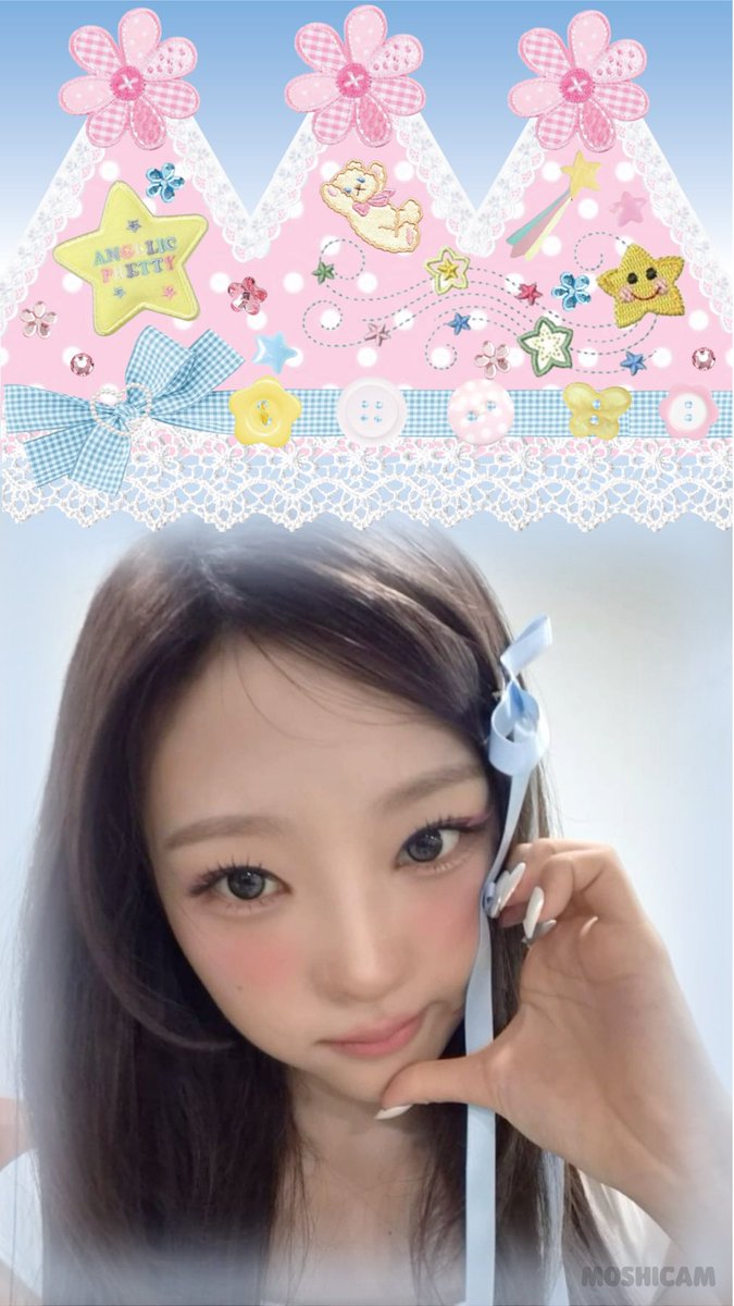 meraki_sr's tweet photo. Paper crown👸🏻💘🌸 https://t.co/5zVQoIRC03