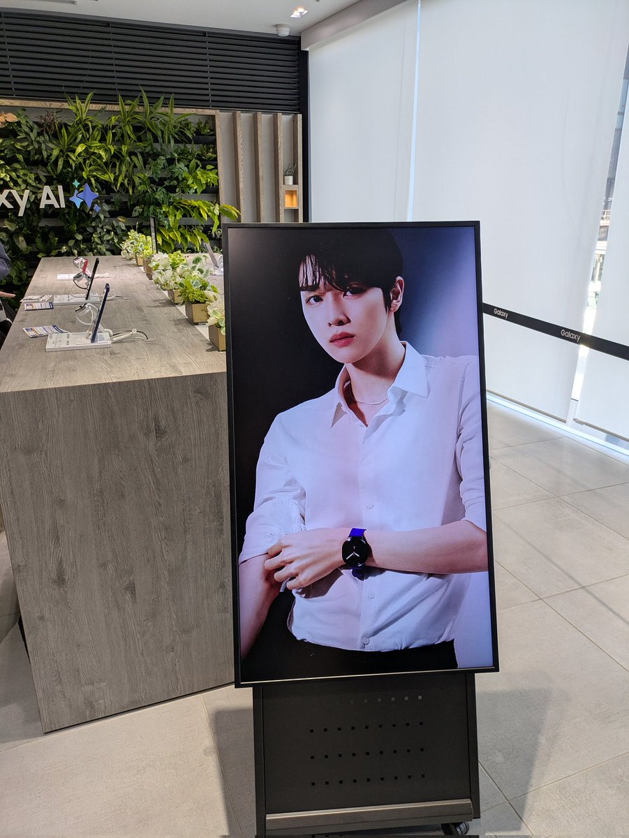 Akina_nct's tweet photo. メンバーのビジュが良きな写真たくさんあった🥹💓💓

#GalaxyHarajuku
#GalaxyZFold7
#GalaxyZFlip7
#UltraスペックならGalaxy
#折りたたみスマホならGalaxy https://t.co/usSd5rWcMU