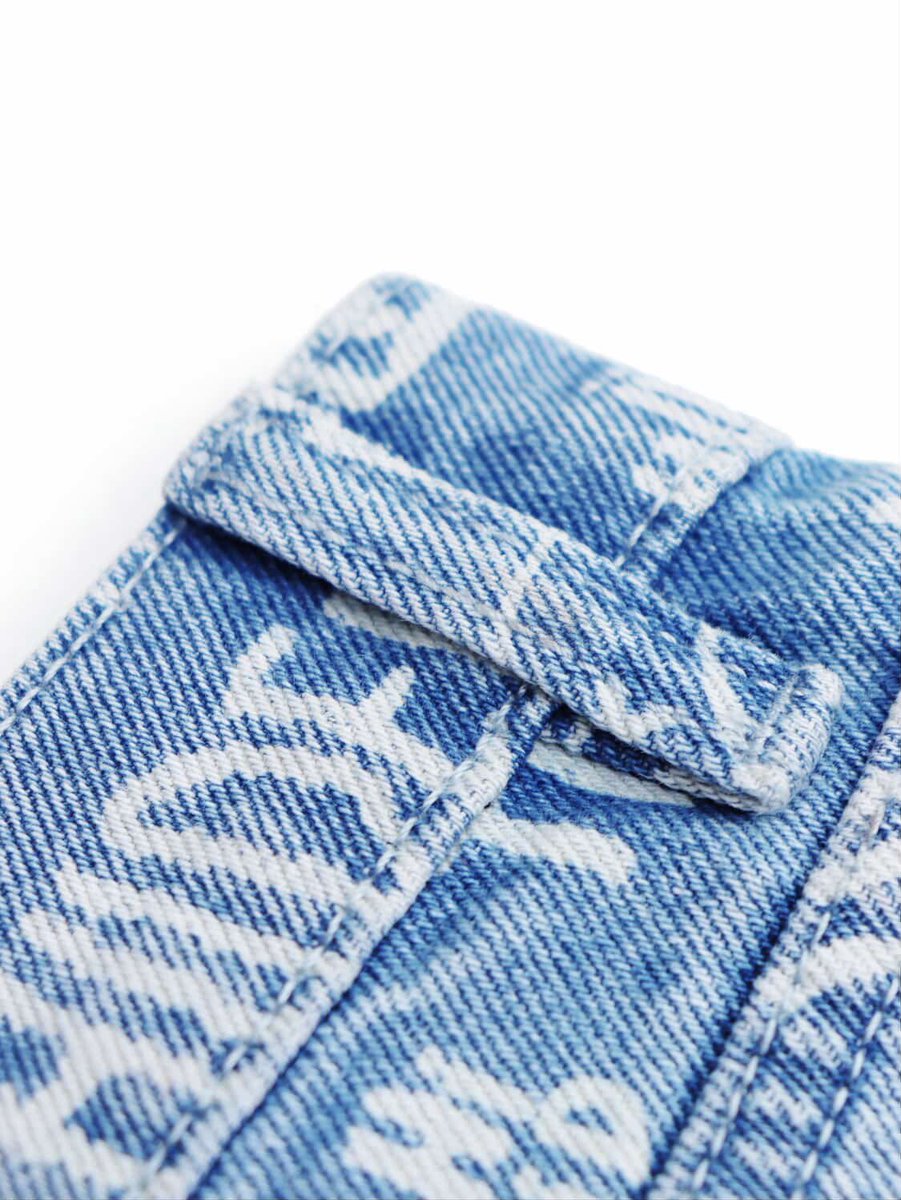 hiidef3000's tweet image. SEASON 4 OFFICIALLY BEGINS TOMORROW. MIGHT SHOW YOU ANOTHER NEW THING THEN TOO. EVERY SINGLE PIECE IS SUCH A HITTER. 

IMMA BE DOING SOME FEW MINUTE HEAD-STARTS WITH SELECT PIECES THIS SEASON FOR EVERYONE ON THE EMAIL LIST, SO GO JOIN THAT FOR NEW DROPS

hiidef.xyz