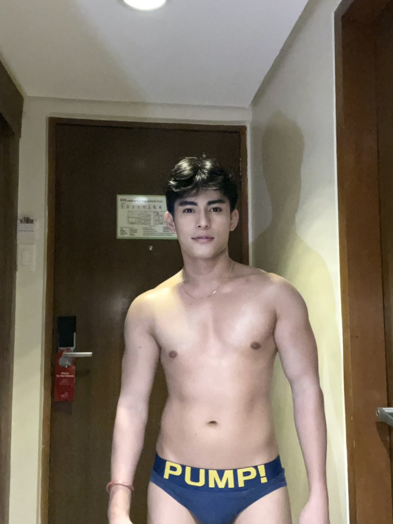 Dan88801's tweet photo. 4 nights  boracay 🌚🏝️Done work out #pump https://t.co/QQmiglsVKf