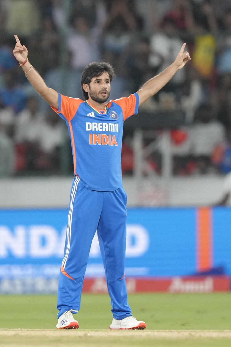 ArvindChoudha07's tweet photo. राजस्थान का लाल अब खेलते नजर आएगा राजस्थान रॉयल्स में 🙌🔥 बधाई रवि विश्नोई 🙌 
#IPL2026Auction . #RajasthanRoyals #PersonOfTheYearAwards2025xBUS #StarAcademyLeLive https://t.co/XGg8ER0np7