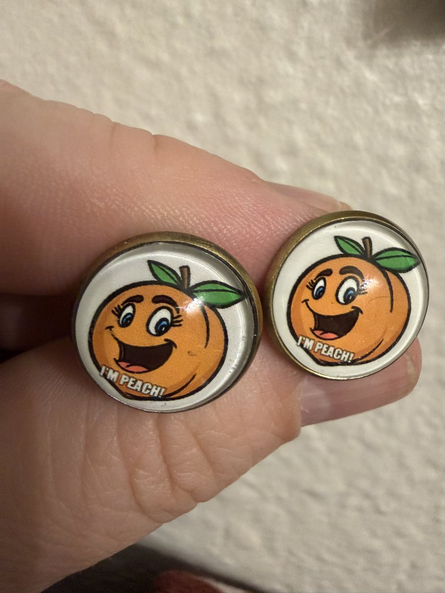 dirfrops's tweet photo. Time to bring out the subtle cufflinks again. Perfect for work! @MeidasTouch https://t.co/jqxBU032DD