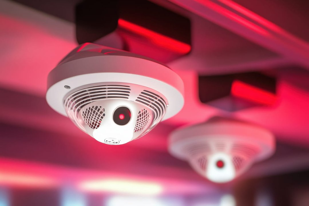 Ce grand magasin parisien cachait des caméras de surveillance dans les détecteurs de fumée, il est condamné à une amende record journaldunet.com/management/res…