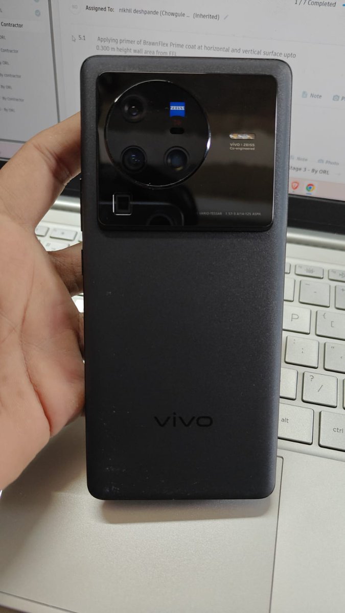 thunderranger's tweet photo. @Vivo_India
@VivoMobileIN,Been loyal Vivo flagship user (X80 Pro).There is green lines AGAIN after a software update, waited 2 month yet display is unavailable &amp; I’m being offered X200 FE instead. Replacing premium flagship with FE model is unfair. Requesting similar priced phone https://t.co/2JiOf2Uj3D
