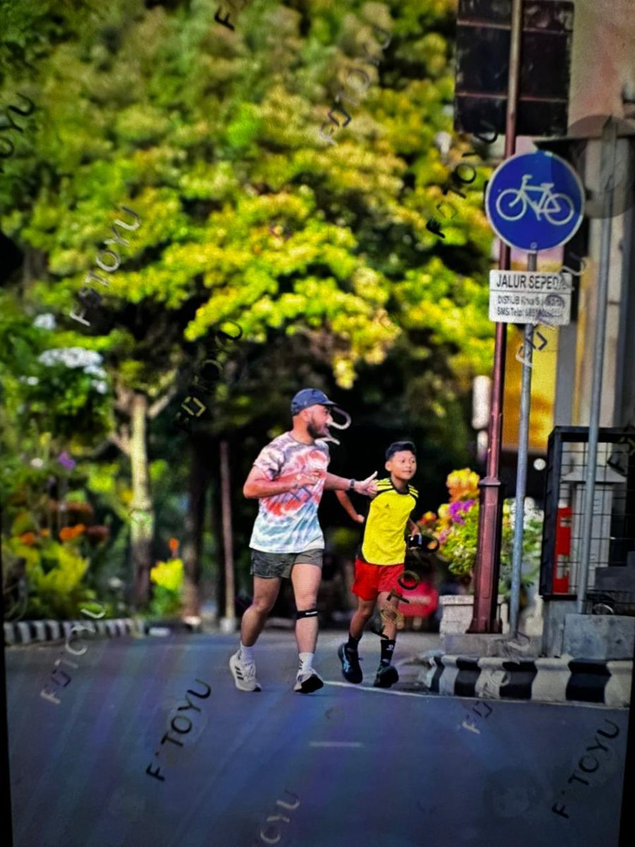 Pagi ini nyentuh pace 5 gara2 ngimbangin adik hebat ini, dimana temen2 sebayanya klo pagi susah bangun, dia udh bangun dan lari, keren pol!