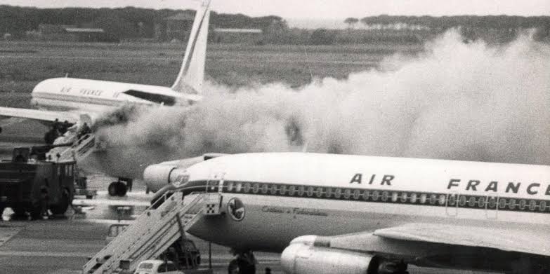 Mik_diCarlo's tweet image. Amici,una tarda mattinata di 52 anni fa dei terroristi palestinesi attaccarono lo scalo di Fiumicino e un aereo della Pan Am con armi e granate al fosforo: 32 vittime e oltre 15 feriti.
Noi non dimentichiamo 💔🙏🏻.
#Fiumicino
#TerrorAttack
#Terrorism 
#attentato