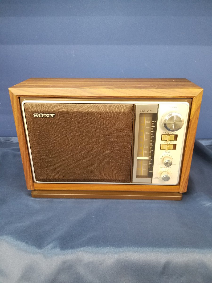 本日「SONY製ICF-9740」と「NATIONAL製R-148」の買取させて頂きました