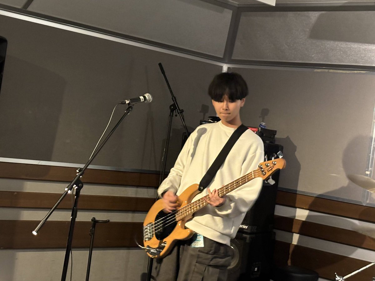 truezero_Info's tweet image. #HOTLINE
[学生企画school fest. vol.02]

ご来場ありがとうございました！

12/14（日）
TRUE ZERO
Sirius.
Gullmy
-ing
Out of kichi
レトマイ！！
amanatsu.
"Laune"
#TRUEZERO 

Photo by @shima_kouriyama