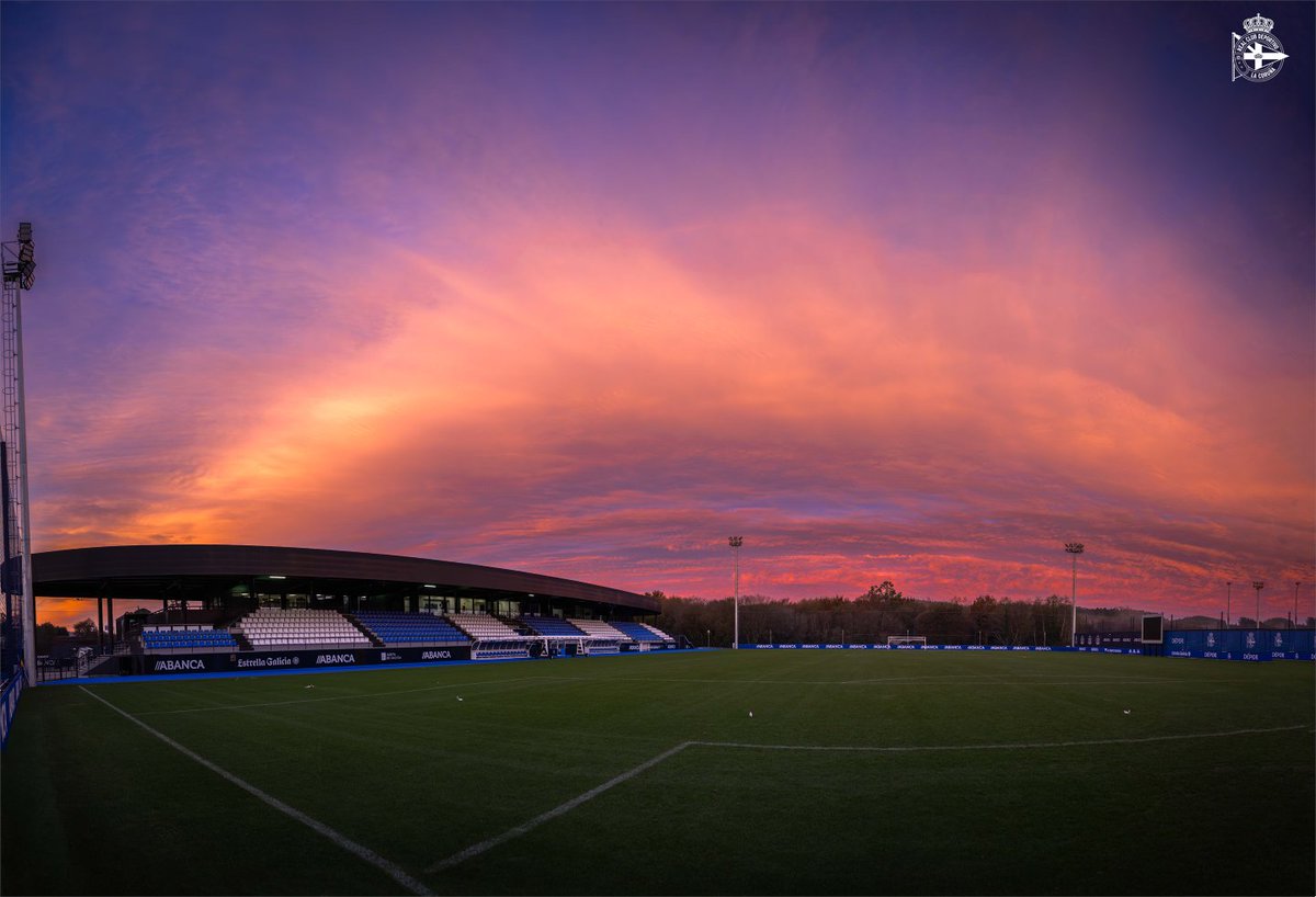 🌄 Bos días dende o Campo Arsenio Iglesias! 💙