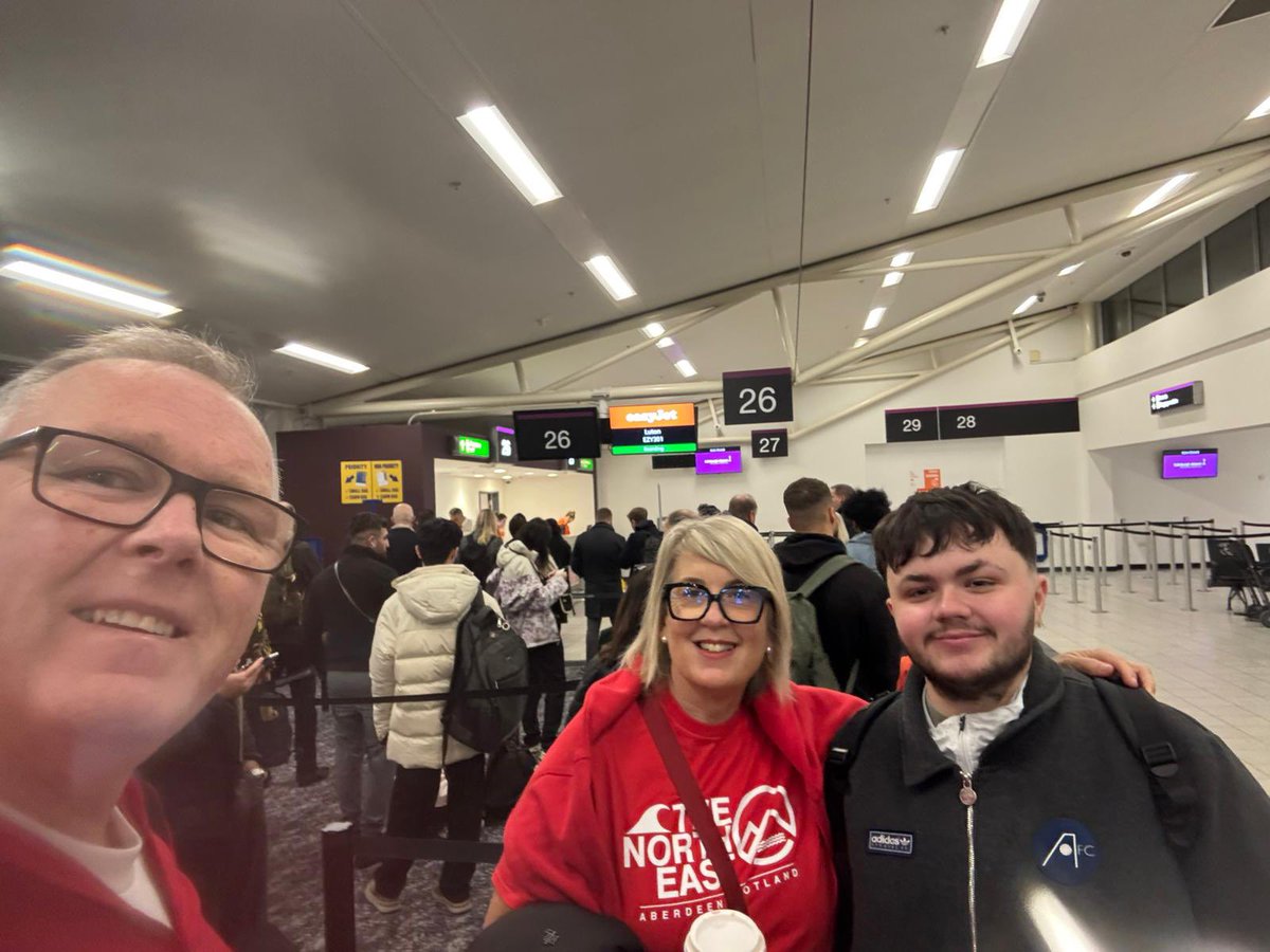 SmithJools's tweet image. Flight 1 of 2 done. ✅ 
Next stop Prague. ✈️ 🇨🇿