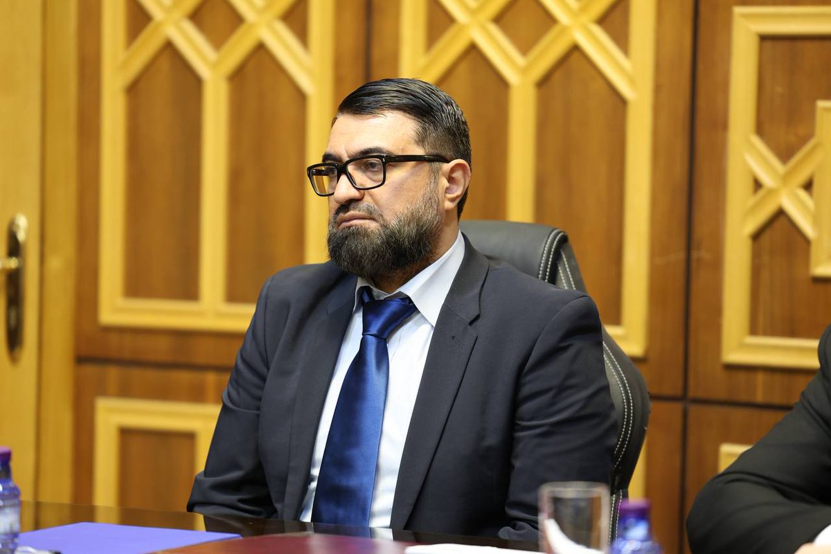 اجتماع بين وزيري العدل والتنمية الإدارية لمناقشة التطوير الإداري والتقني

عقد وزير العدل الدكتور "مظهر الويس"، في مقر الوزارة، اجتماعًا مع وزير التنمية الإدارية السيد "محمد حسان سكاف".

تناول الاجتماع مناقشة الهياكل التنظيمية للمديريات والأقسام التابعة للوزارة