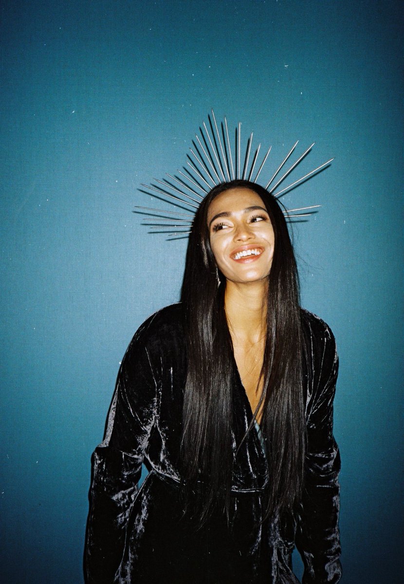 darklunni's tweet image. REAL PHOTOGRAPHERS USE FILM.

Today I watched a great video where an OG photographer made it simple: if you’re shooting fashion or commercial work, a digital camera makes sense — you’re tryna make money. But if you’re aiming for fine art…

Use a bigger view. USE FILM!