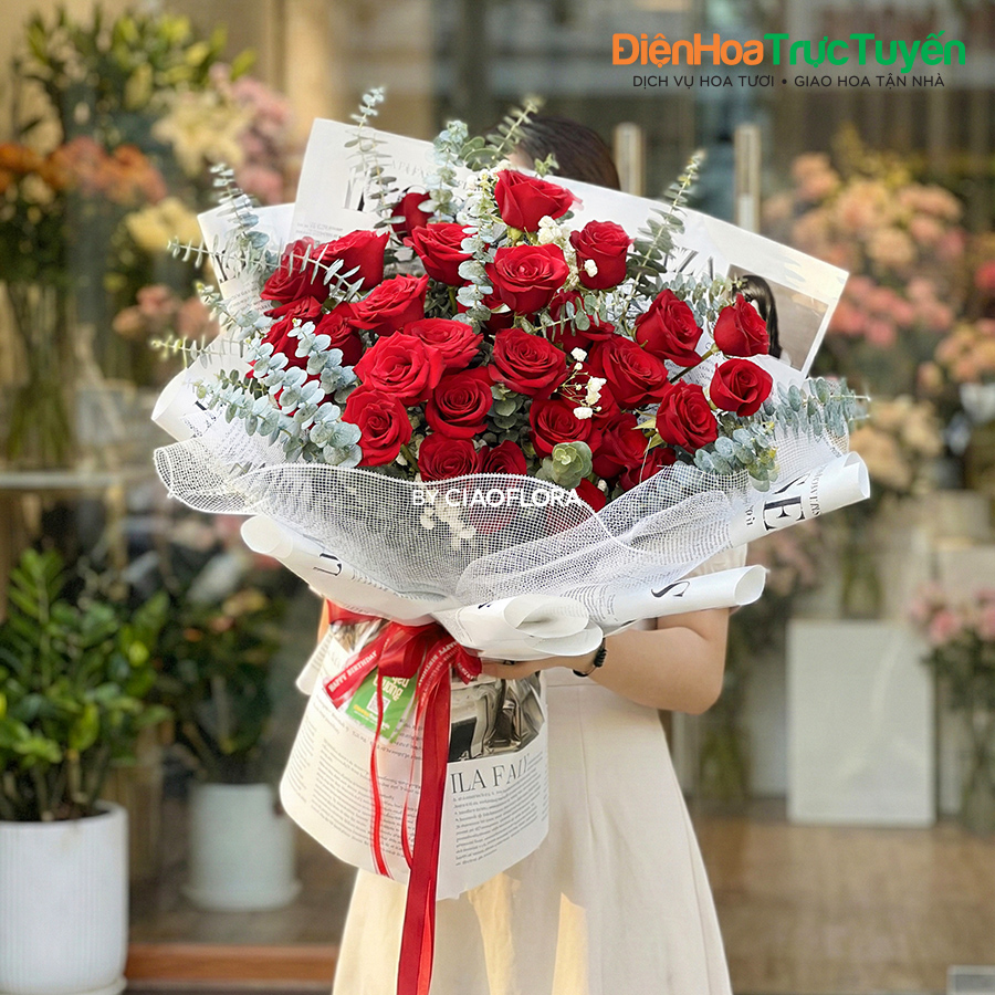 ciaoflora's tweet photo. ❤️ Make her heart melt this Christmas! 🇻🇳

Don't know what to gift your girl in Vietnam? You can never go wrong with a giant bouquet of Premium Red Roses. Classic, romantic, and unforgettable.

📲 WhatsApp: 090 309 05 68
🌐 Order here: https://t.co/uRQxiz4f8A https://t.co/KbZNLmH87j