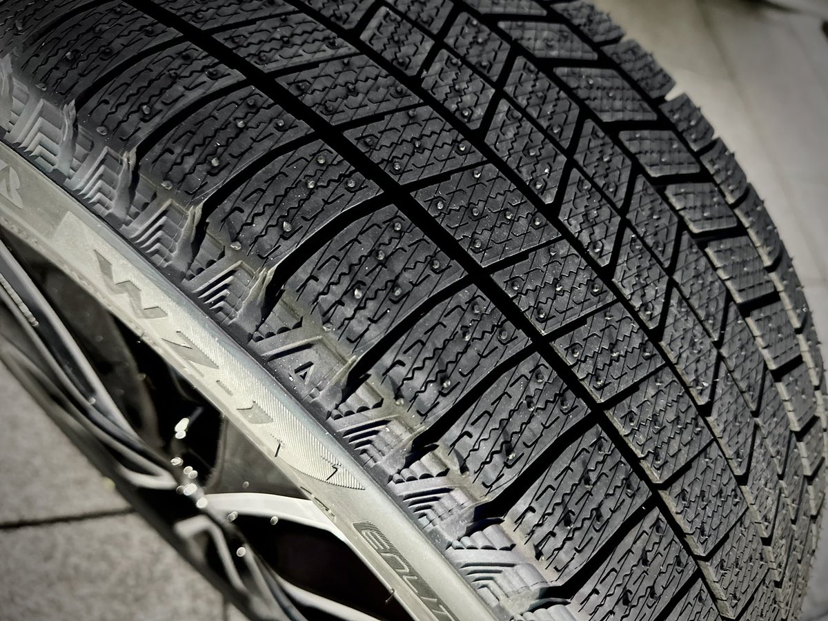 ブリヂストンの新商品スタッドレスタイヤ#BLIZZAK WZ-1 をご提供