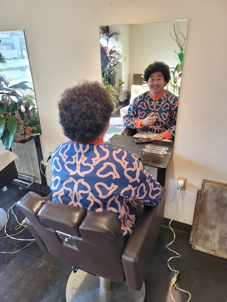 2026年の成人式にやってみたい方にもオススメ！東京都高円寺のヘアサロン美容室mellowsスパイラルアフロです。初回の方は10%offです。※完全1人営業の為DMでのお問い合わせは不可。必ずお電話でお問い合わせ＆ご予約下さい。
 #アフロ #アフロヘア #アフロパーマ #スパイラルパーマ #美容院