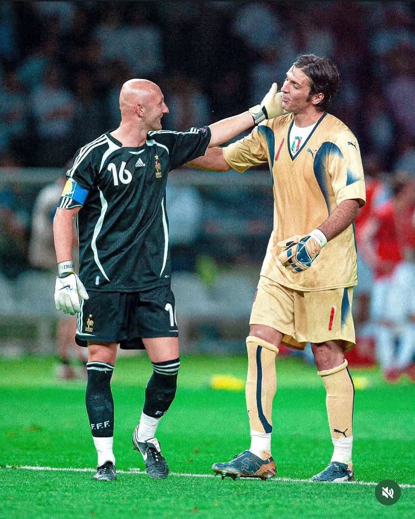 I can see Gianluigi Buffon, who’s the other Goalkeeper?

Level: Hard